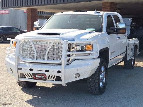 Used 2019 GMC Sierra 3500 Denali w/ Duramax Plus Package image 3