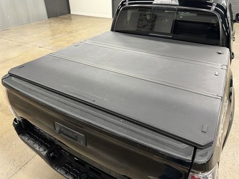 Used 2023 Toyota Tacoma TRD Off-Road w/ Technology Package AWD/4WD image 13