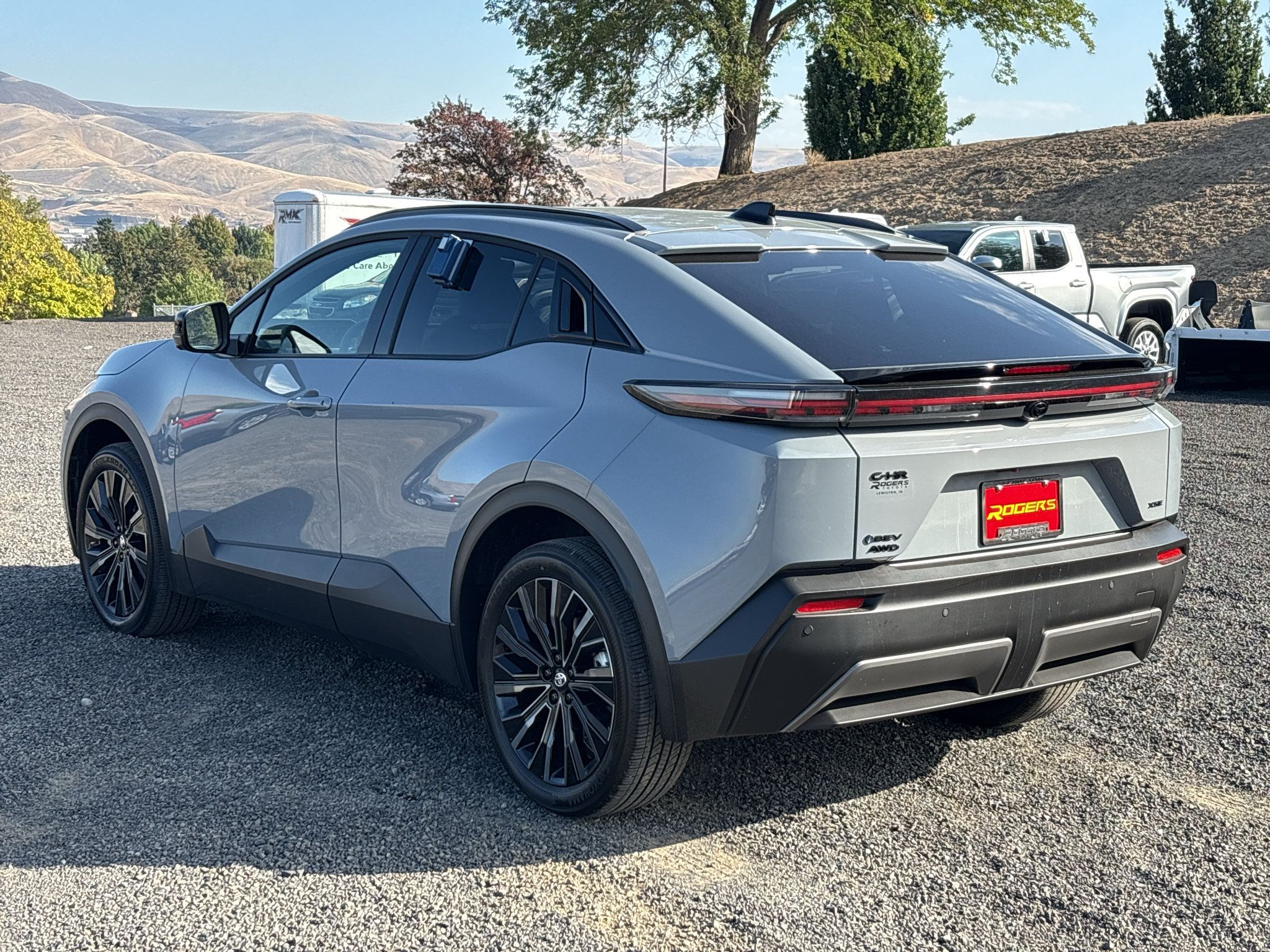 Used 2026 Toyota C-HR AWD/4WD image 9