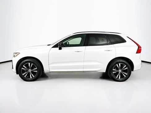 Used 2025 Volvo XC60 B5 Core image 4