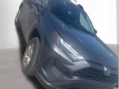 Used 2024 Toyota RAV4 XLE AWD/4WD image 2