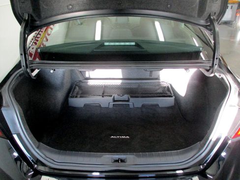 Used 2022 Nissan Altima 2.5 SV w/ SV Premium Package image 14