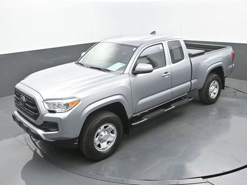 Used 2019 Toyota Tacoma SR w/ SR Convenience Package image 28