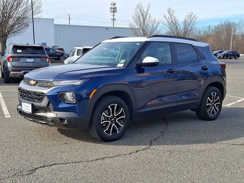 Used 2023 Chevrolet TrailBlazer ACTIV w/ Sun and Liftgate Package image 6