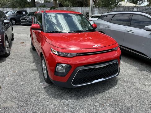 Used 2022 Kia Soul S FWD image 4