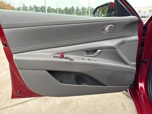 Used 2024 Hyundai Elantra SEL w/ Convenience Package image 14