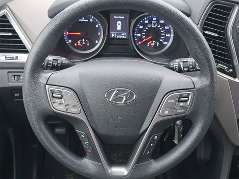 Used 2015 Hyundai Santa Fe GLS image 16