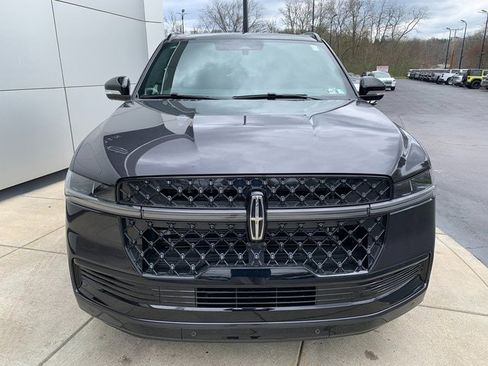 New 2026 Lincoln Navigator Reserve w/ Jet Appearance Package AWD/4WD image 16
