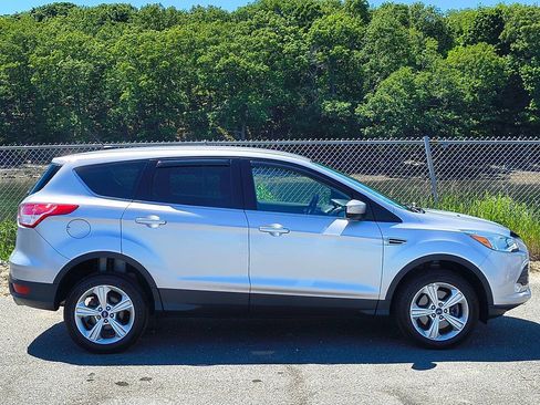 Used 2016 Ford Escape SE w/ SE Cold Weather Package AWD/4WD image 8