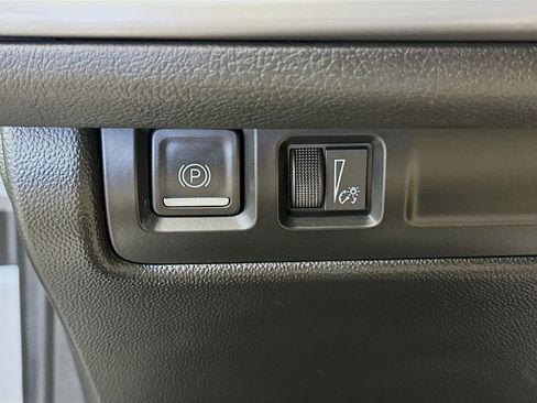 Used 2024 Cadillac XT4 Premium Luxury image 17