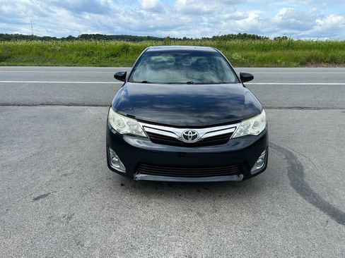 Used 2012 Toyota Camry XLE w/ Leather Pkg FWD image 4