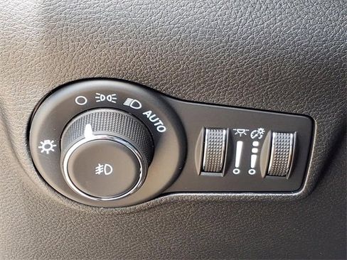 New 2026 Jeep Compass Latitude image 19