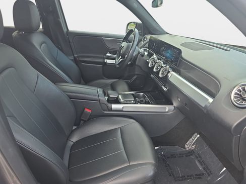 Used 2022 Mercedes-Benz GLB 250 4MATIC image 10