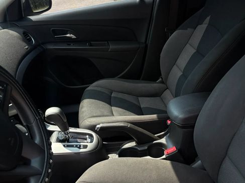 Used 2016 Chevrolet Cruze LT FWD image 11