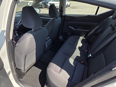 Used 2023 Nissan Altima 2.5 SV FWD image 11