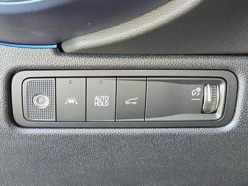 New 2025 Chevrolet Equinox EV LT w/ LPO, Blackout Package image 13