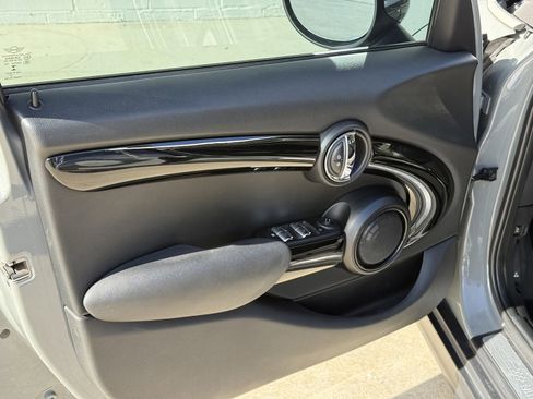 Used 2017 MINI Cooper S image 28