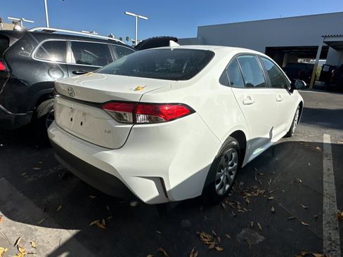 Used 2024 Toyota Corolla LE FWD image 3