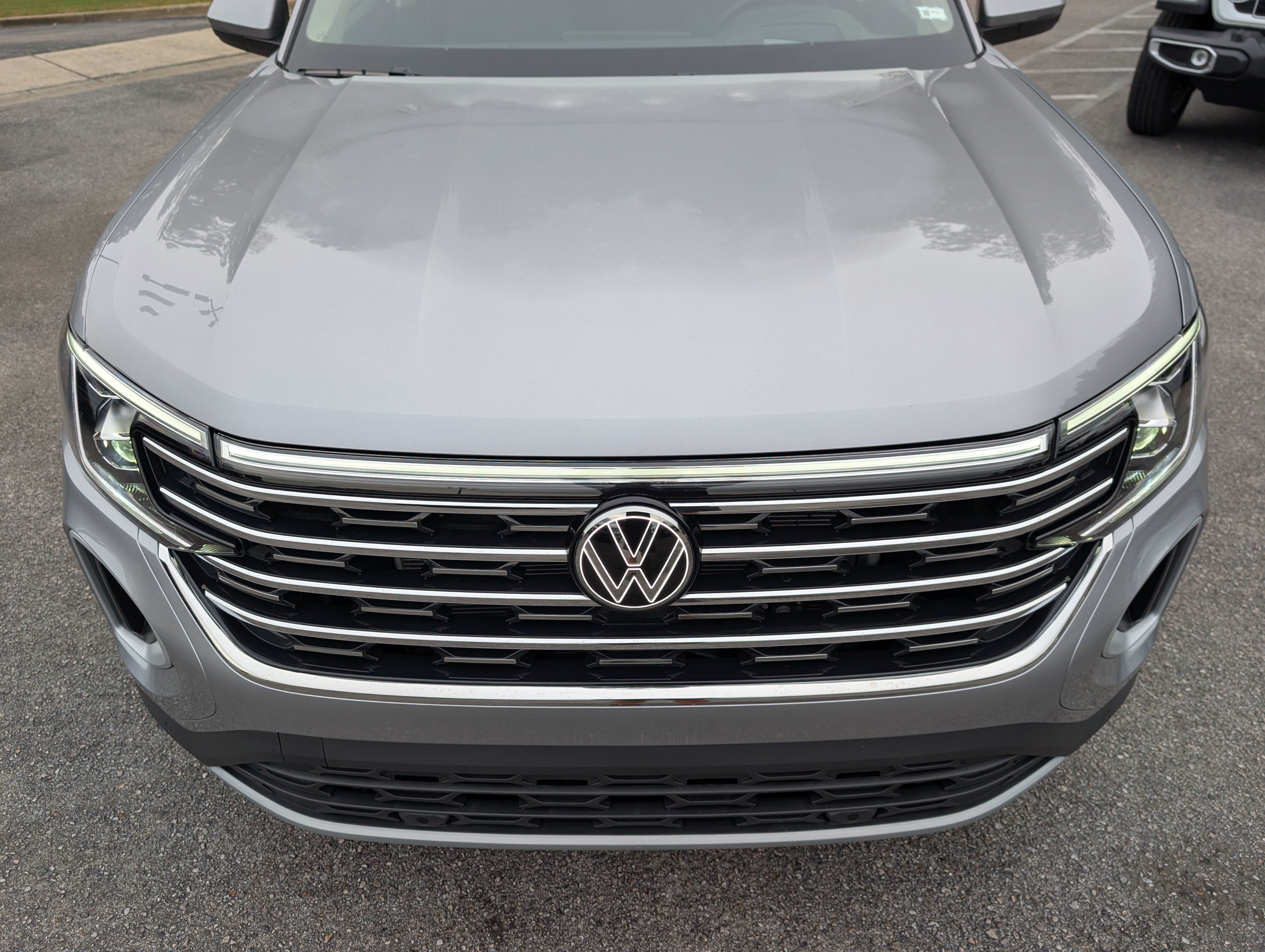 Used 2026 Volkswagen Atlas SEL AWD/4WD image 12