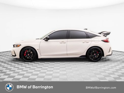 Used 2023 Honda Civic Type R image 2