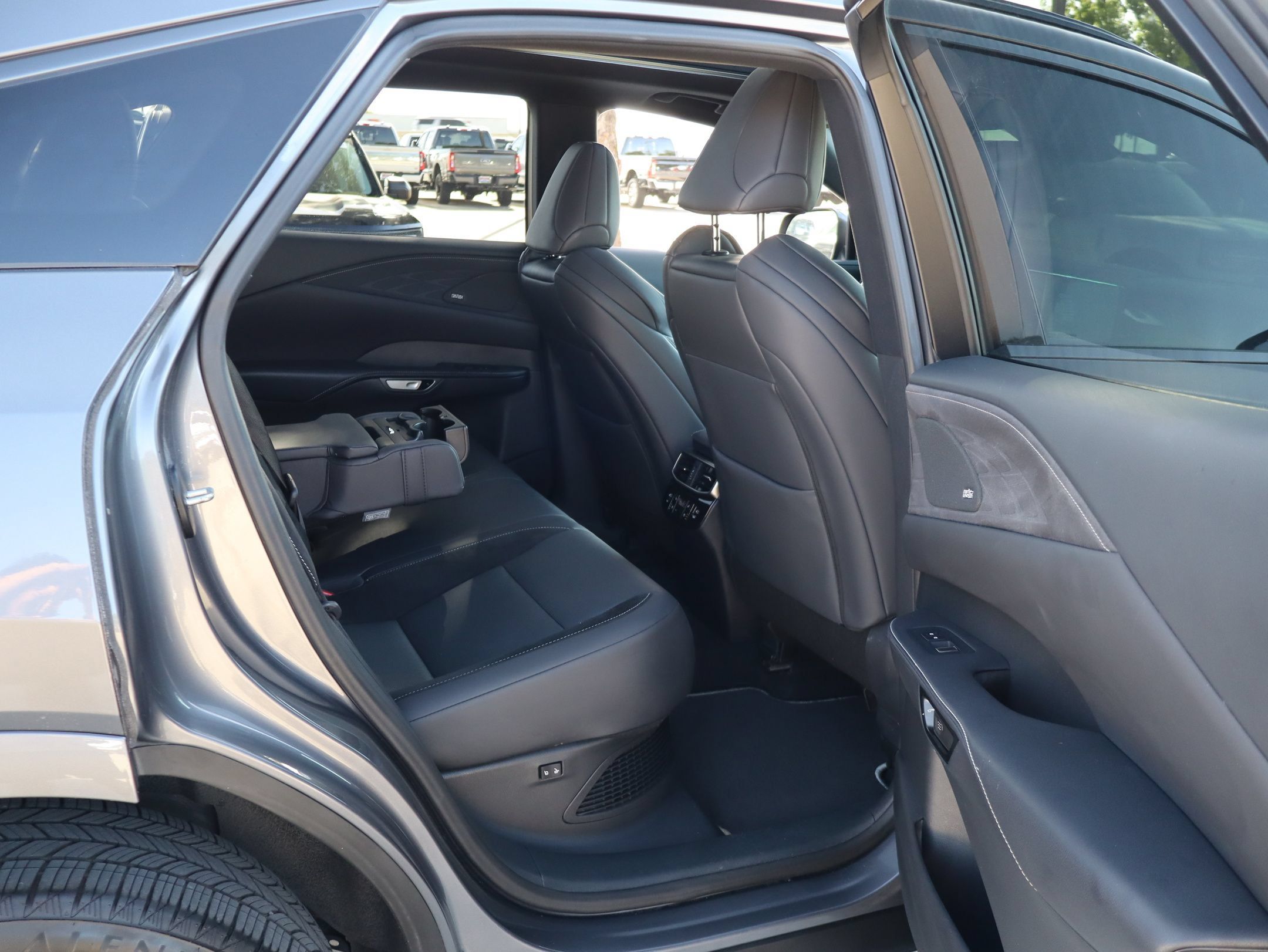 Used 2023 Lexus RX 500h F Sport w/ Cold Area Package AWD/4WD image 33
