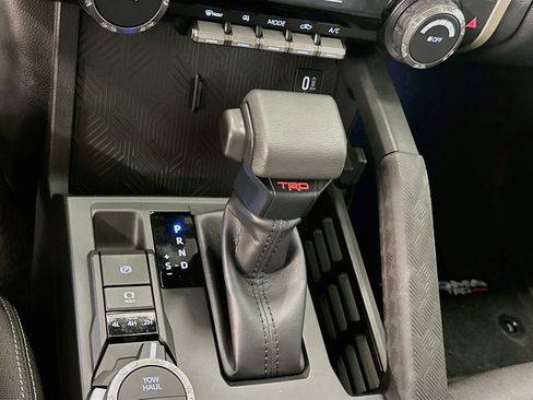 Used 2025 Toyota Tacoma TRD Sport AWD/4WD image 25