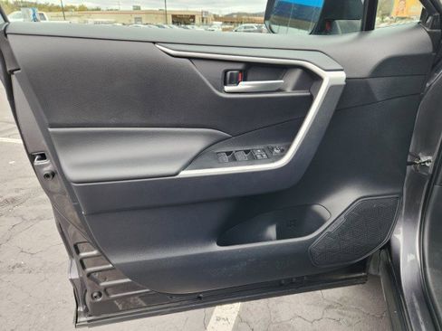 Used 2025 Toyota RAV4 XLE image 30