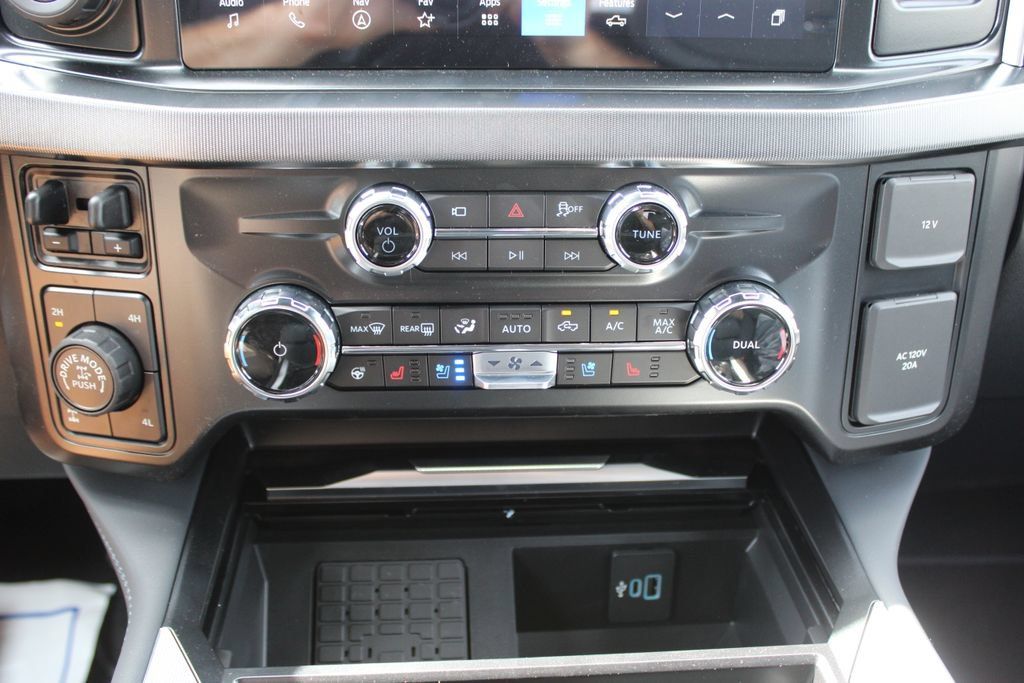 New 2026 Ford F350 Platinum w/ Tremor Off-Road Package AWD/4WD image 29