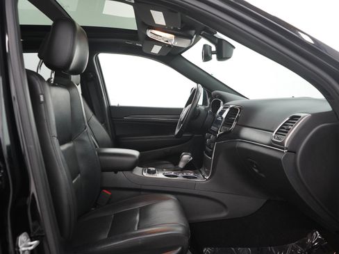 Used 2019 Jeep Grand Cherokee Limited w/ Luxury Group II AWD/4WD image 13