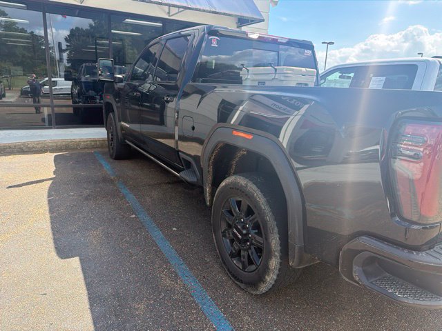 Used 2024 GMC Sierra 2500 AT4 w/ Technology Package AWD/4WD image 6