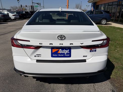 Used 2025 Toyota Camry SE image 8