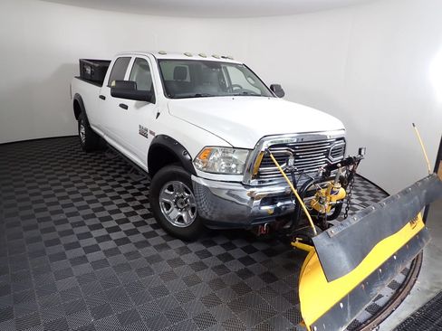 Used 2017 RAM 2500 Tradesman w/ Chrome Appearance Group AWD/4WD image 8