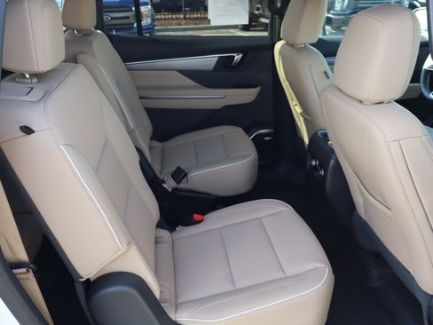 Used 2026 Buick Enclave Preferred w/ LPO, Floor Liner Package image 36