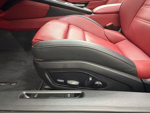 Certified 2026 Porsche 911 Targa 4 GTS AWD/4WD image 13