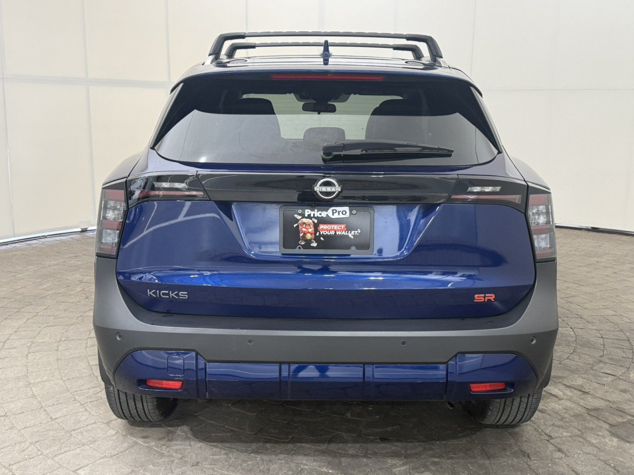 Used 2025 Nissan Kicks SR FWD image 6