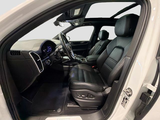 Used 2023 Porsche Cayenne Platinum Edition AWD/4WD image 17