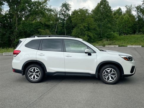 Used 2021 Subaru Forester Premium w/ Popular Package #1 AWD/4WD image 6