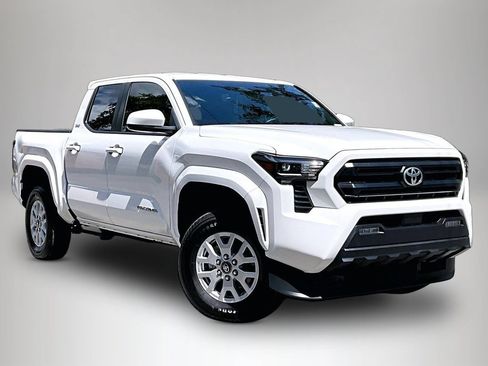 Used 2024 Toyota Tacoma SR5 AWD/4WD image 2