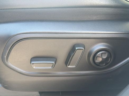 Used 2023 Jeep Grand Cherokee Altitude AWD/4WD image 13