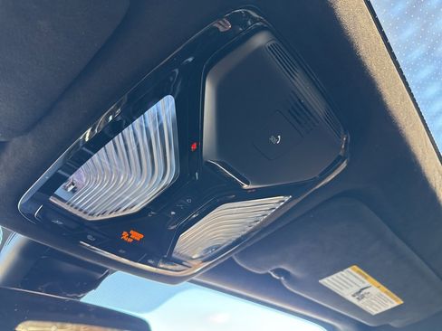 Used 2020 BMW X7 M50i w/ Dynamic Handling Package image 37