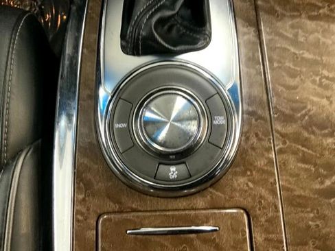 Used 2015 INFINITI QX80 2WD 4dr image 18