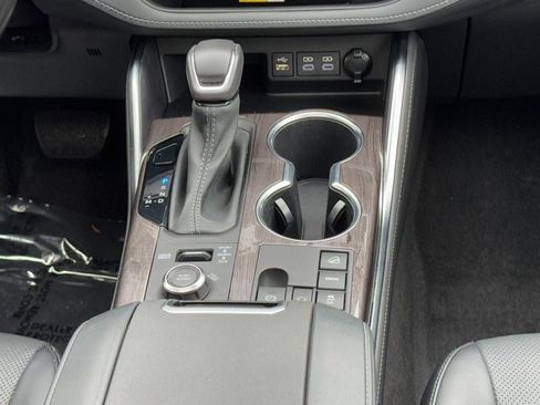 Used 2023 Toyota Highlander AWD image 15
