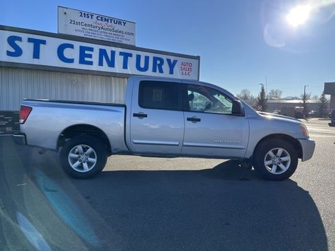 Used 2015 Nissan Titan S image 17