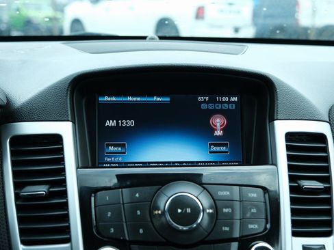 Used 2016 Chevrolet Cruze LT w/ Technology Package FWD image 19