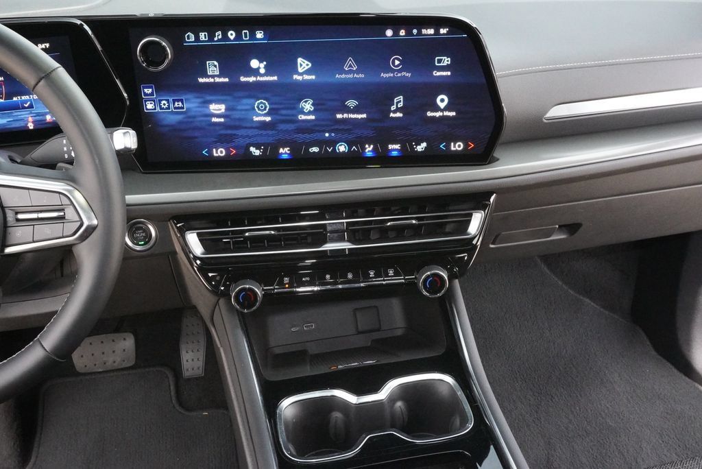 Used 2024 Chevrolet Traverse LT FWD image 15