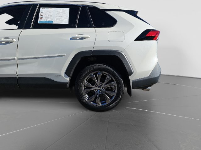 Used 2022 Toyota RAV4 XLE Premium AWD/4WD image 36