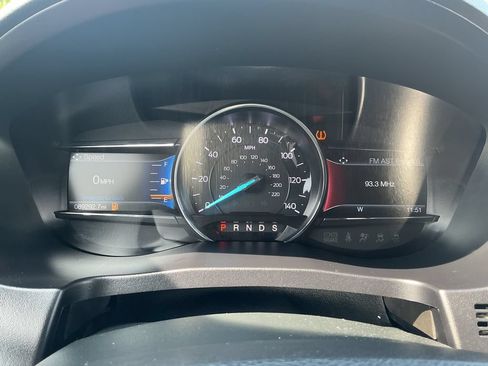 Used 2019 Ford Explorer XLT w/ Equipment Group 202A AWD/4WD image 27