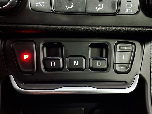 Used 2018 GMC Terrain SLE image 20