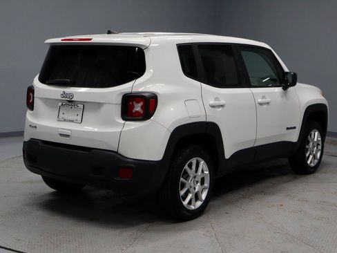 Used 2023 Jeep Renegade Latitude image 12