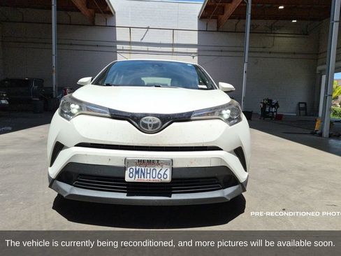 Used 2019 Toyota C-HR LE FWD image 2